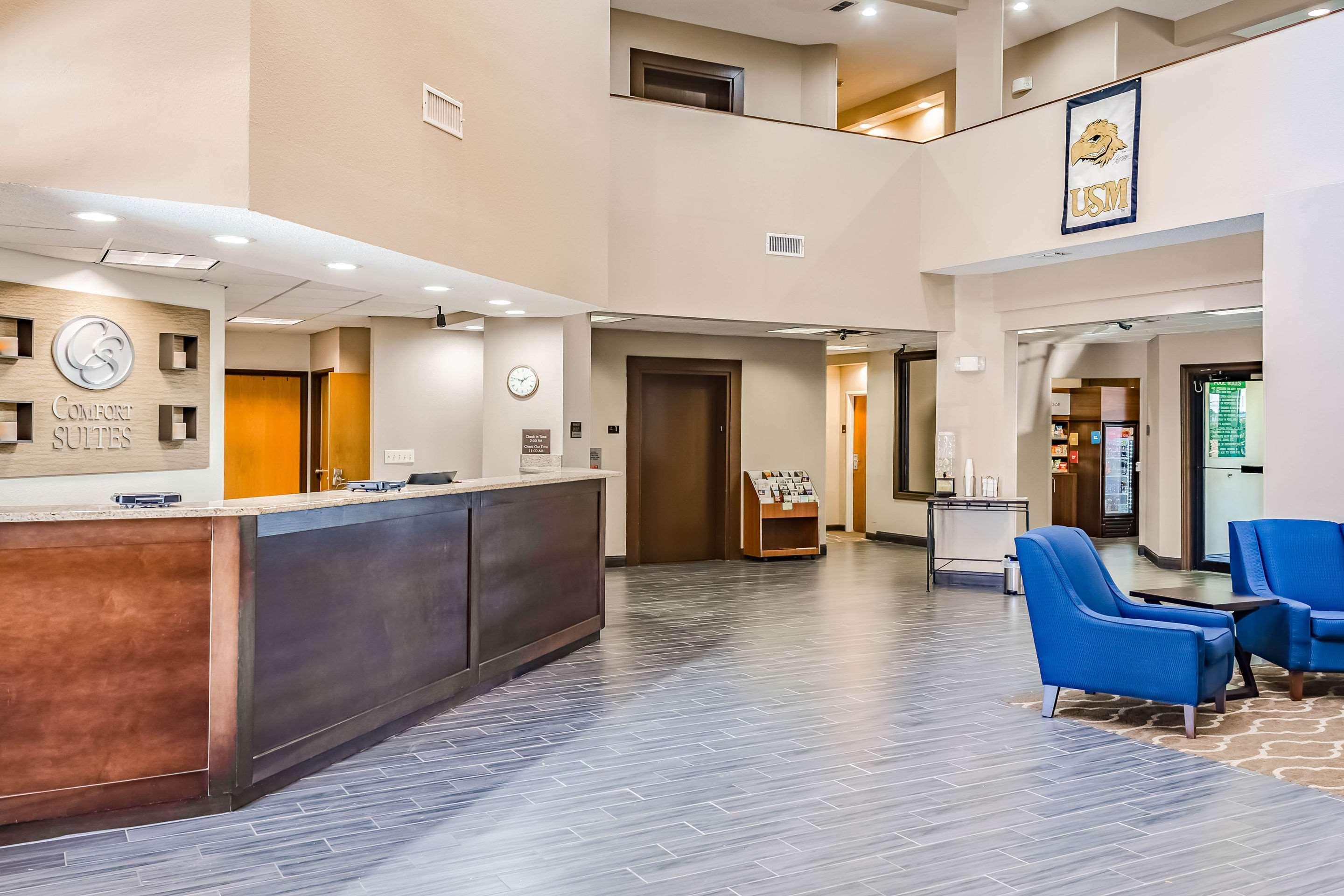 Comfort Suites Hattiesburg Exterior photo