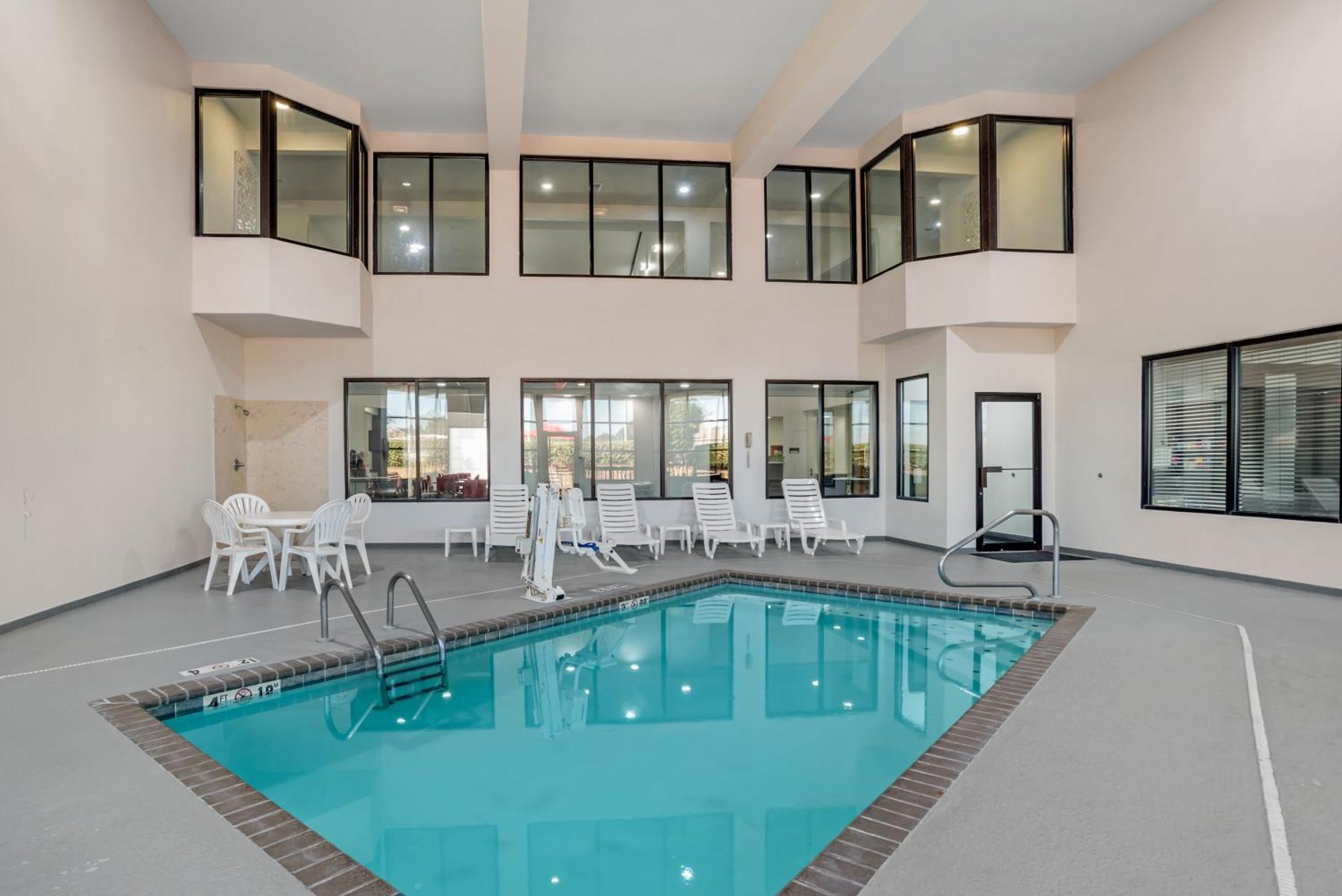 Comfort Suites Hattiesburg Exterior photo