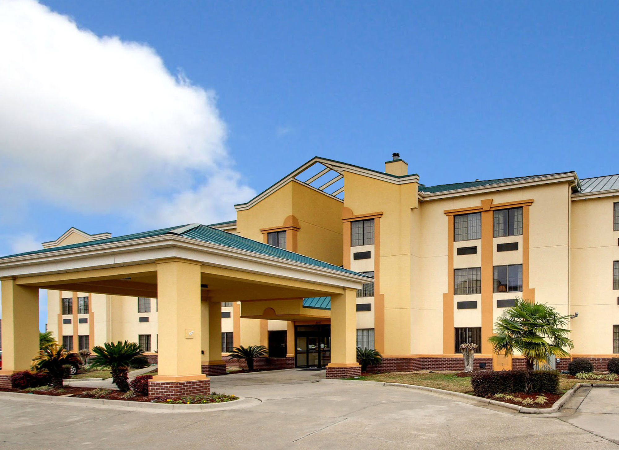 Comfort Suites Hattiesburg Exterior photo